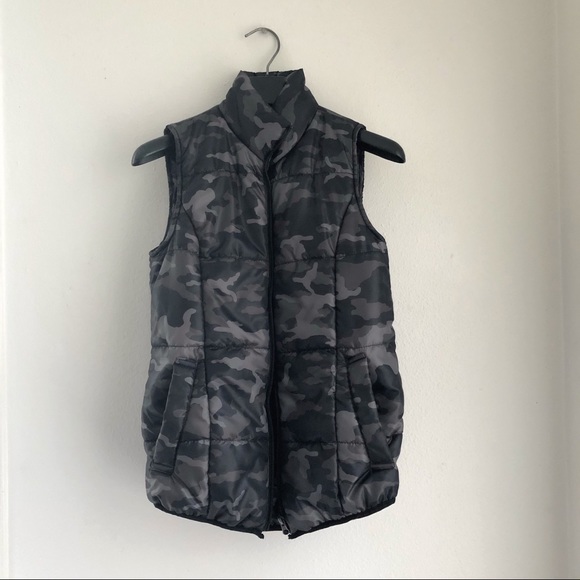 Sz M Camo Vest - Picture 2 of 5